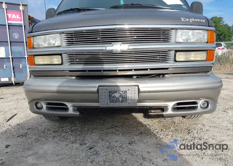 2002 Chevrolet Express G1500 z USA, uszkodzony, nr VIN 1GBFG15R321160331